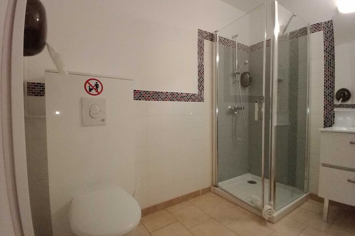 Room 46 of 62