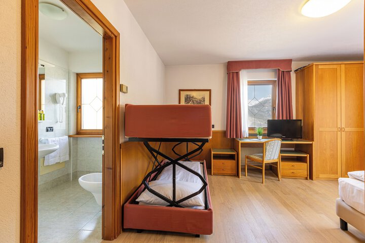 Room 36 of 110