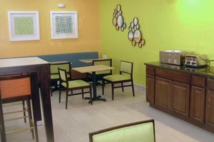 Dining Photos