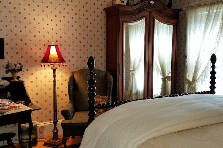 Room 12 of 25