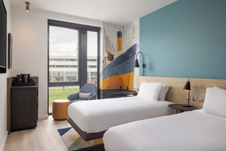 Room 14 of 80