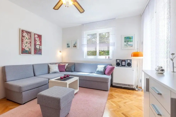 Nice Home in Poljica With Wifi and 2 Bedrooms