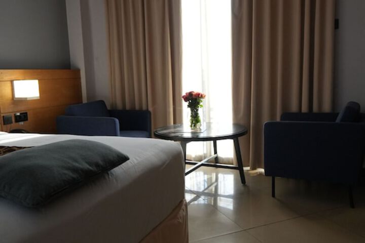 Room 62 of 173