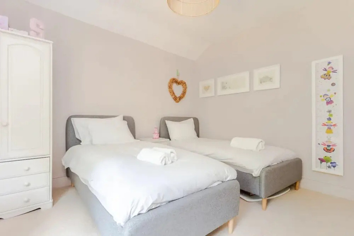 Room 3 of 15