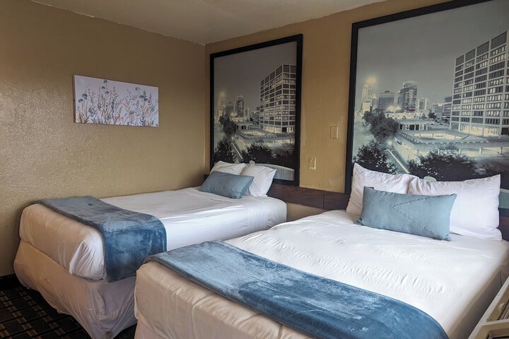 Standard Room, King or Two Doubles (7 of 10)