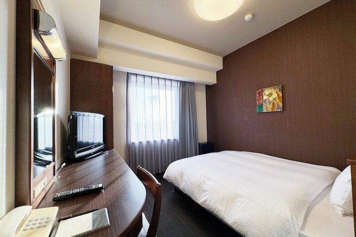 Room 8 of 29