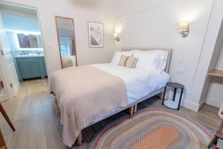 Room 4 of 11