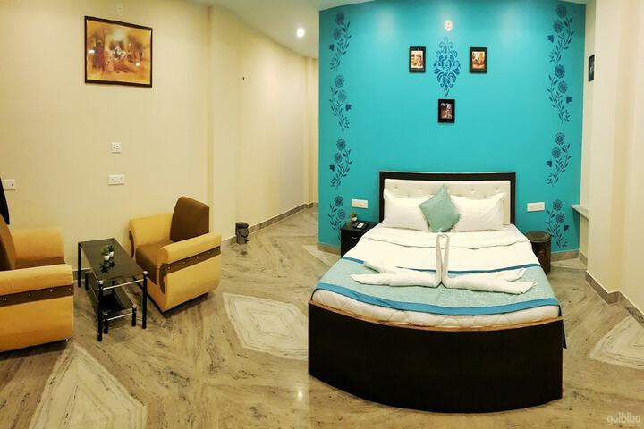 Room 12 of 20