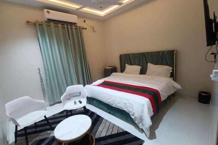 Room 14 of 20