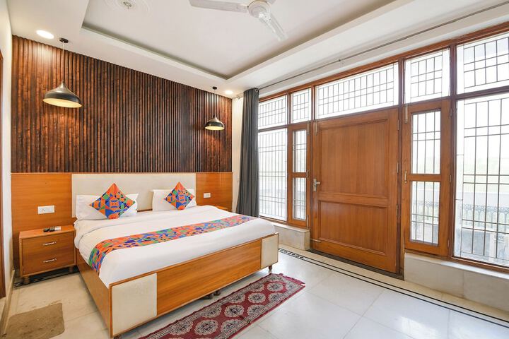 Room 15 of 28