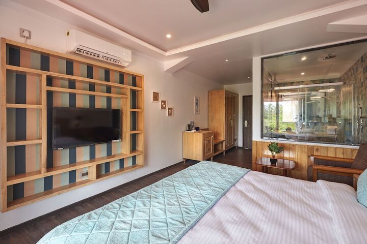 Room 27 of 125