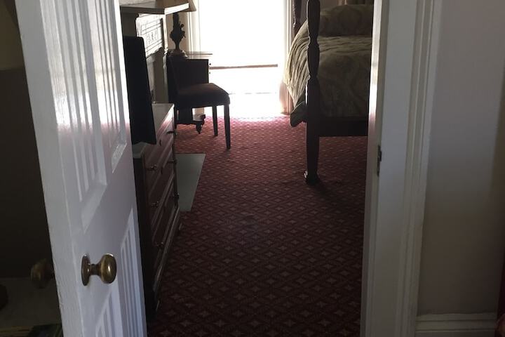Room 14 of 49