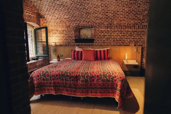 Room 27 of 120