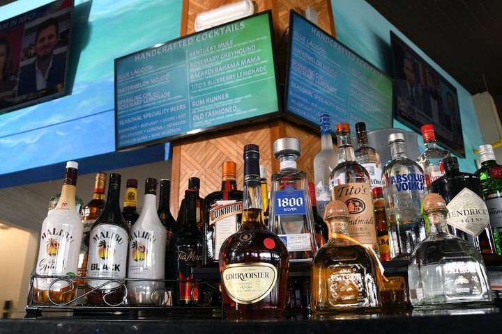 Poolside bar