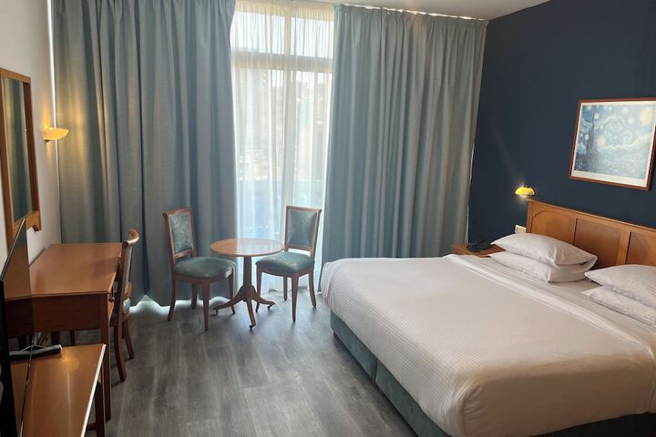 Room 32 of 88
