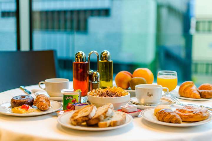 Breakfast/Coffee Service 34 of 68