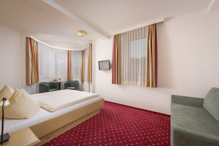Room 9 of 60