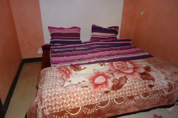 Room 8 of 9
