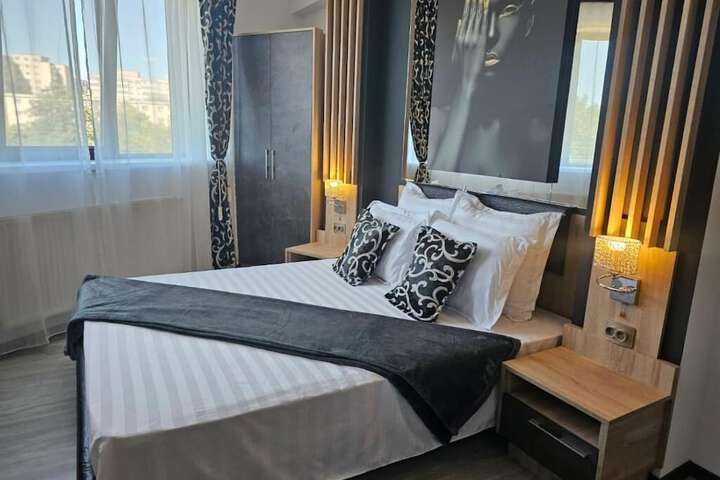 Room 5 of 14