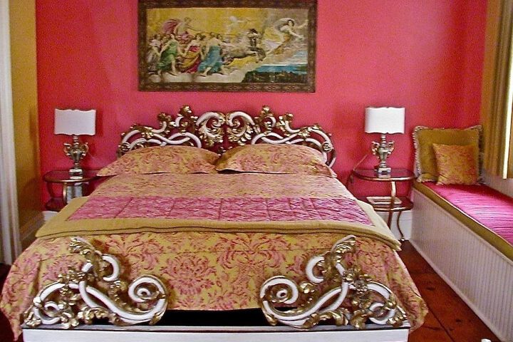 Room 6 of 37
