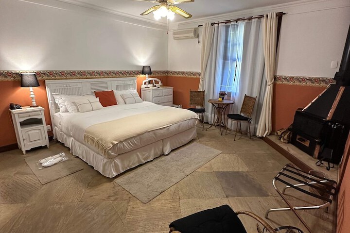 Room 32 of 104