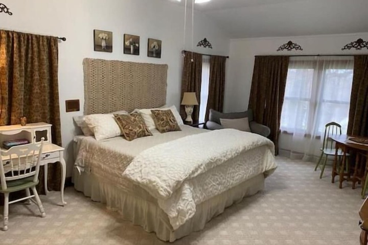 Room 3 of 51
