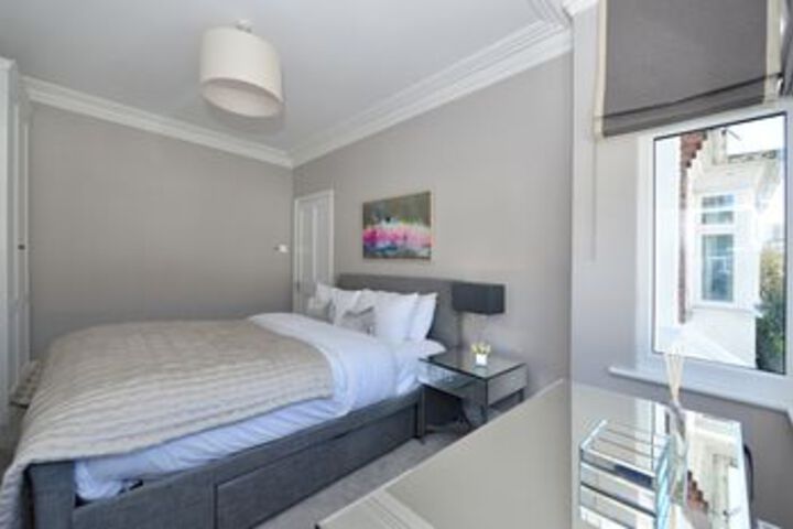 Room 11 of 22