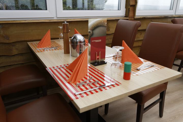 Dining 55 of 81