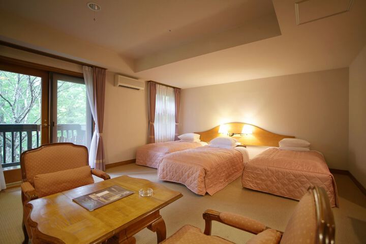 Room 28 of 113