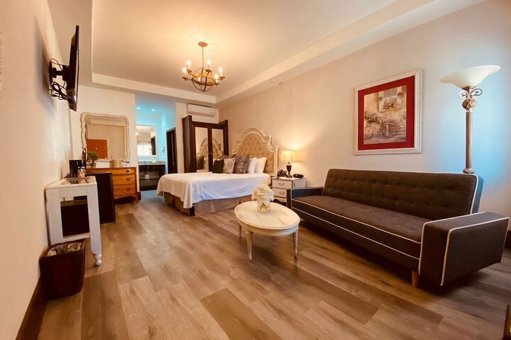 Room 4 of 63