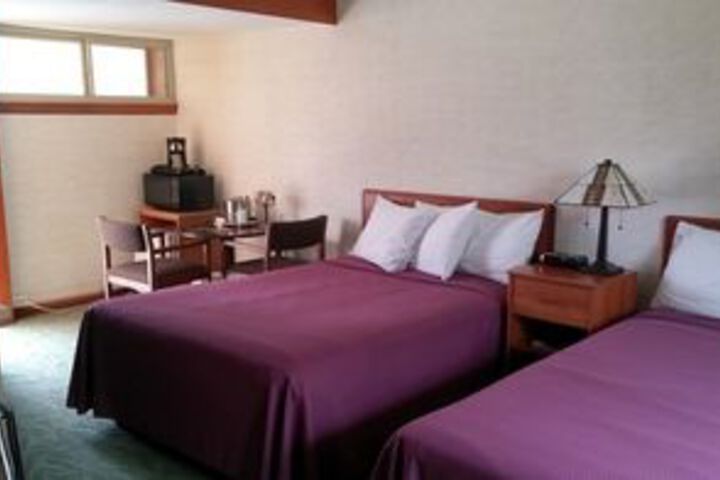 Room 9 of 11