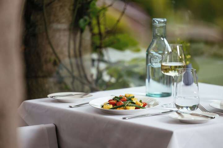 Dining 79 of 96