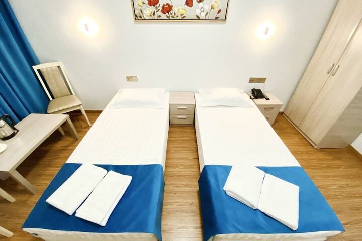 Room 5 of 23