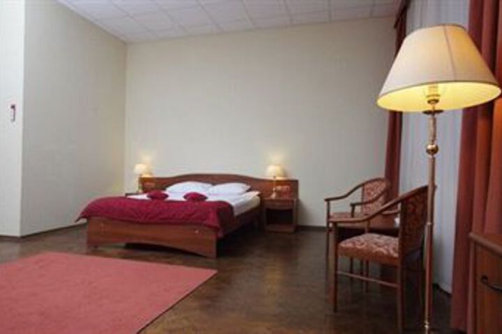 Room 7 of 24