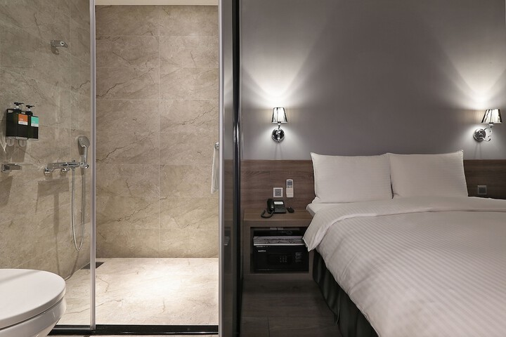 Room 9 of 53