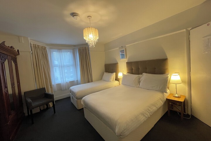 Room 21 of 30