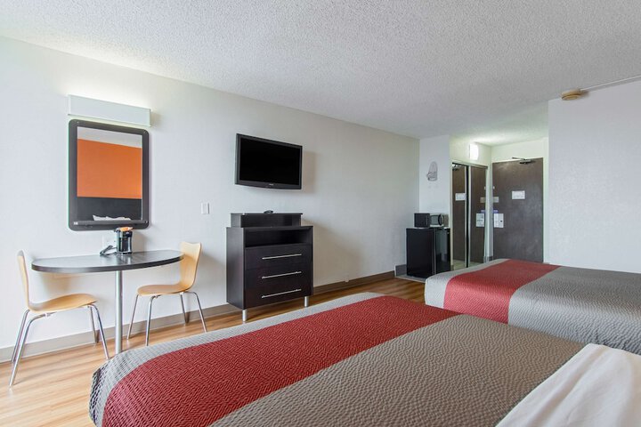 Double Accessible King Size Bed (5 of 15)