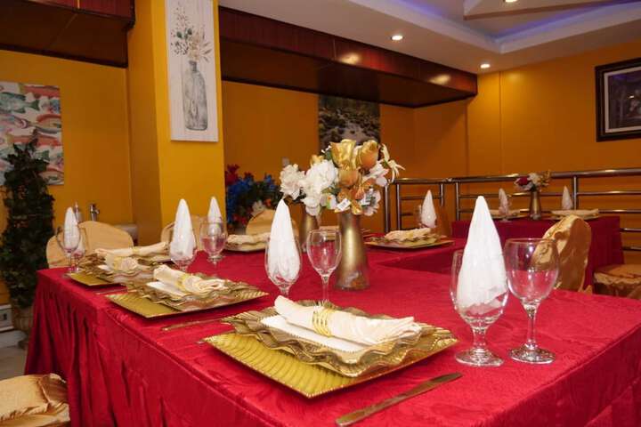 Dining 53 of 98