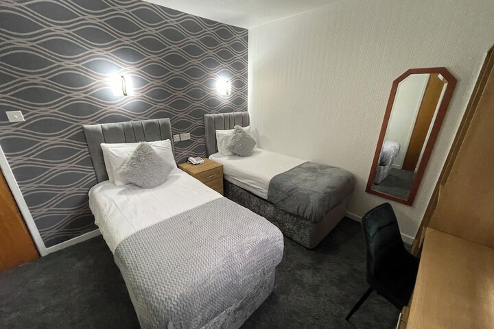 Room 26 of 84