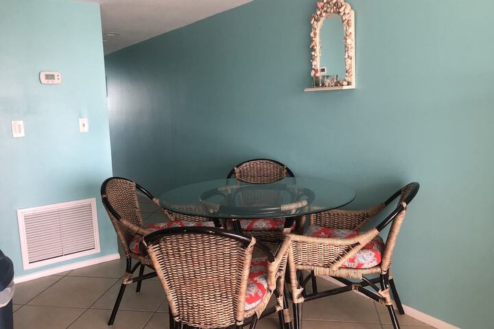 Room 28 of 164