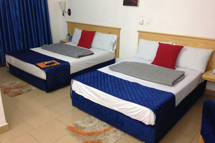Room 4 of 89