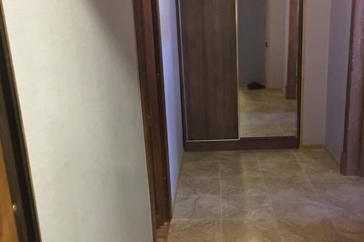 Room 6 of 25