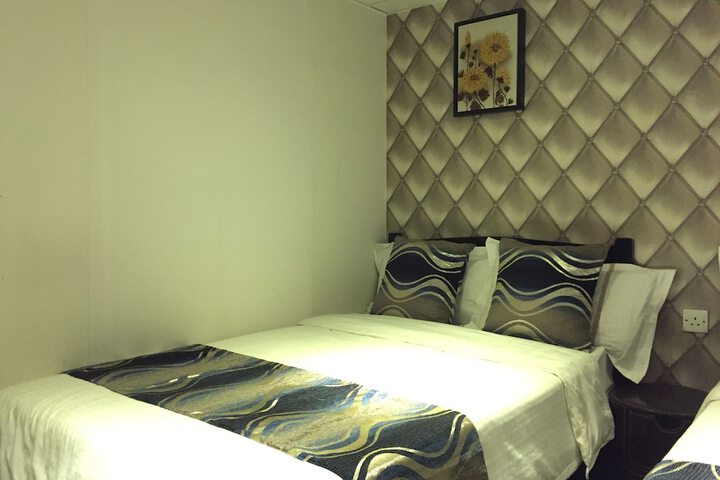Room 32 of 73