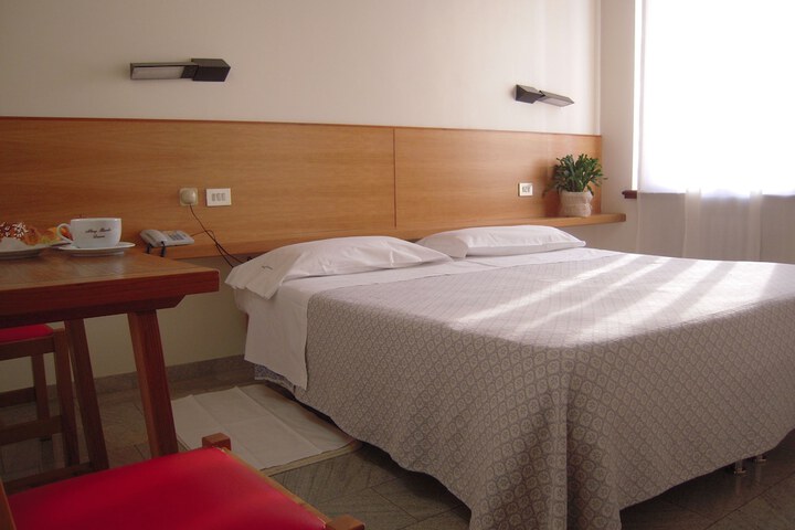 Room 15 of 65