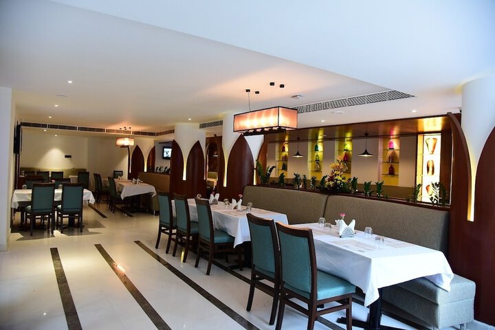 Dining 39 of 45