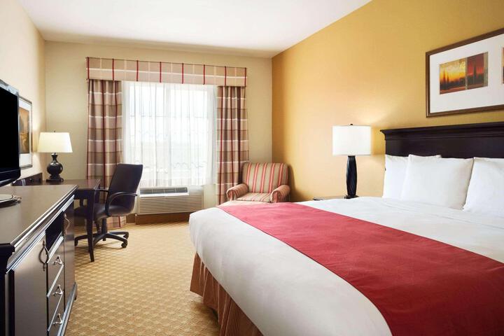 1 King Bed (15 of 18)