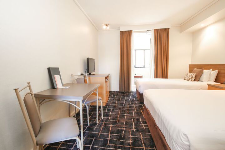 Room 10 of 25