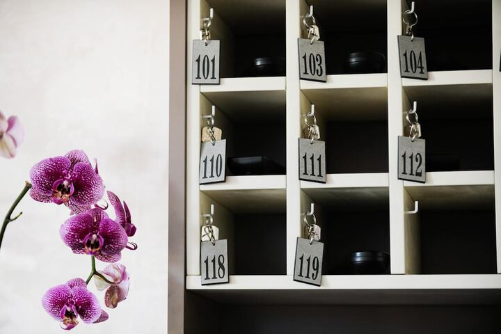 Room 15 of 37