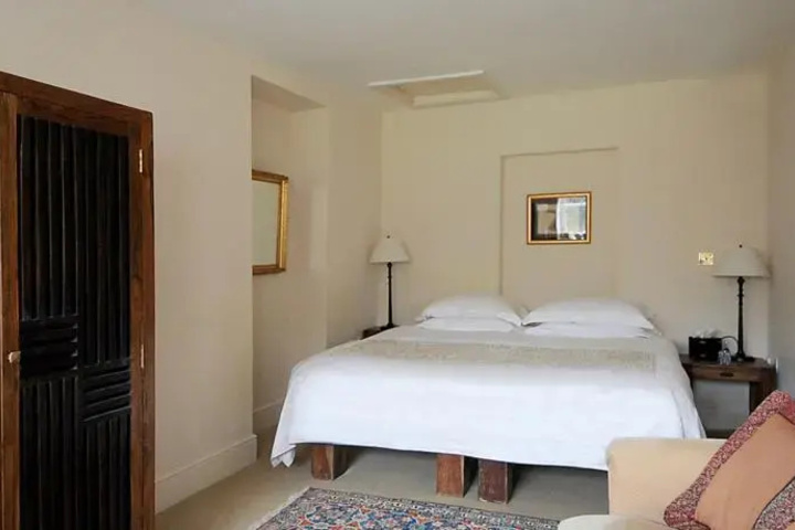 Room 5 of 21