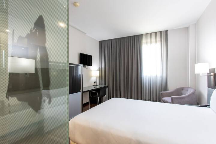 Room 15 of 48